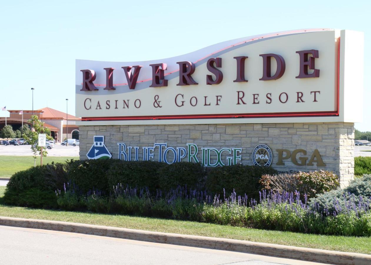 Riverside Casino & Golf Resort Exteriér fotografie